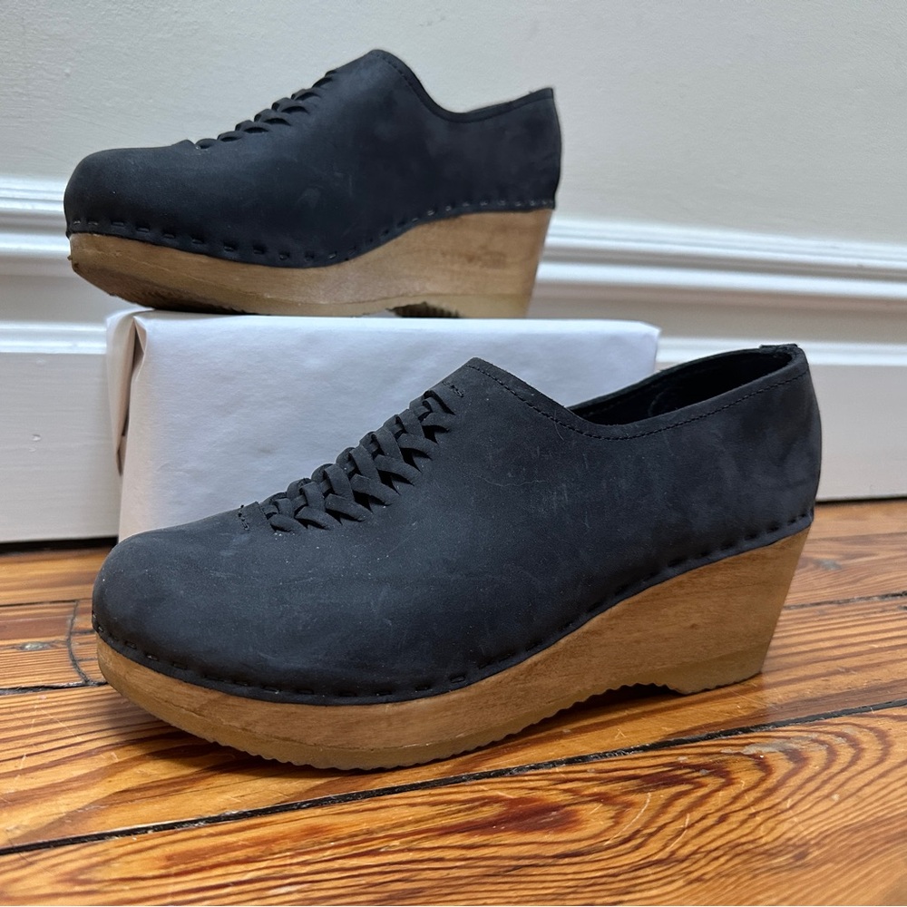 No. 6 leather “Creeper” clog on mid wedge, size 39